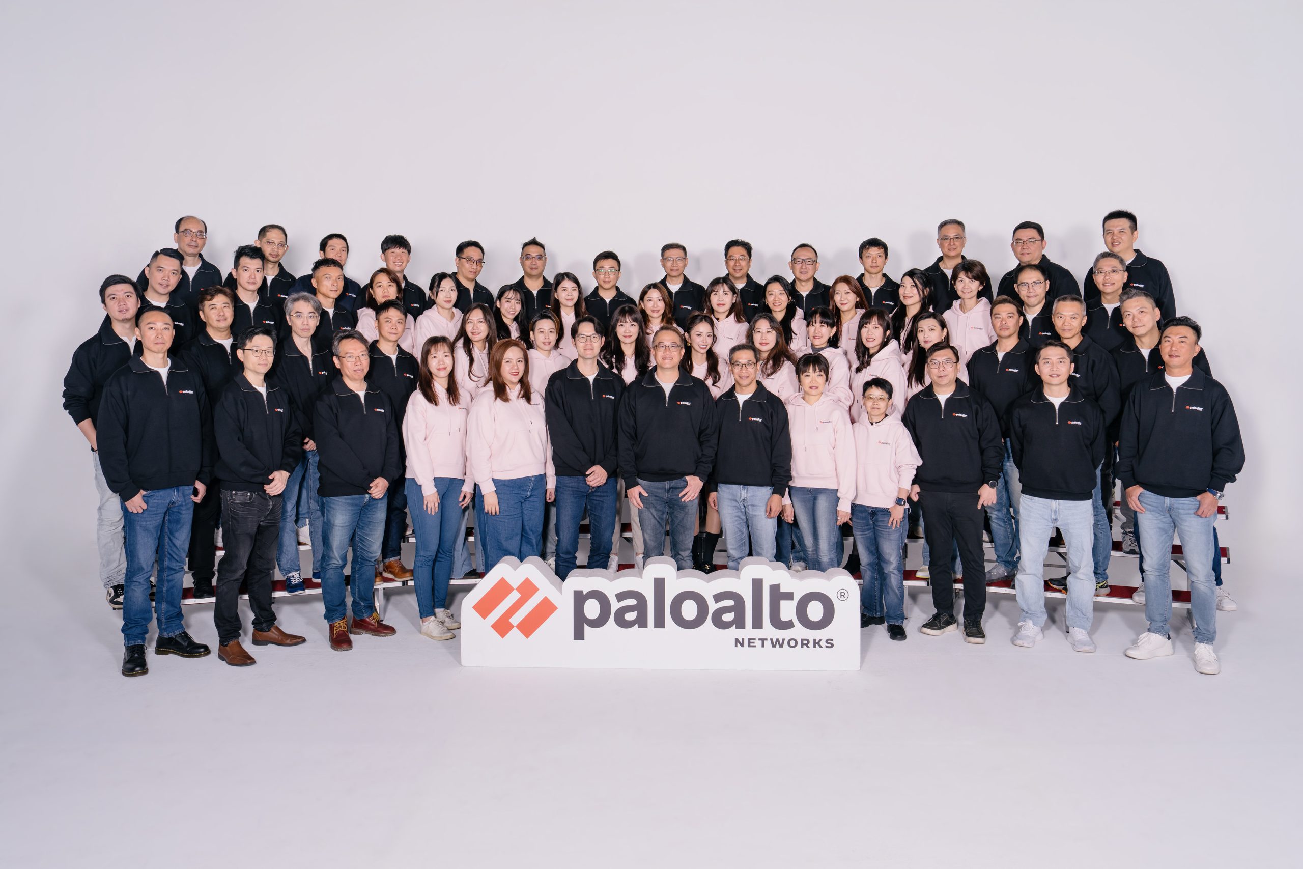 台灣專業戰隊，為在地企業構築最信賴的資安防線